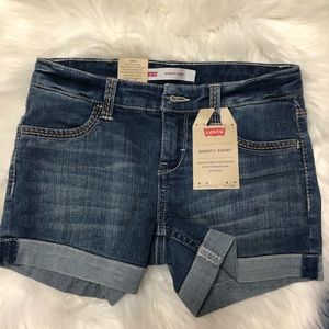 NWT Levi’s 8 regular girls shorty short